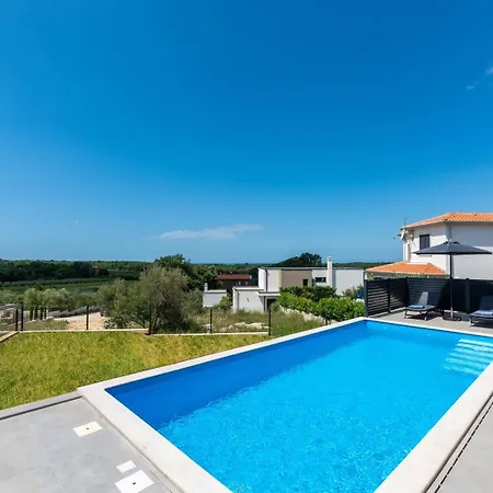 Molinari Villa